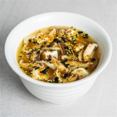  ¿Caldo de Cangrejo con Shiitake? Un encuentro explosivo de sabores umami y texturas crujientes!